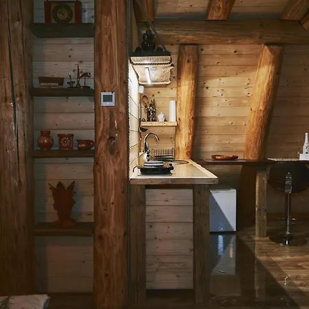 Domcek V Pieninach . * Majere