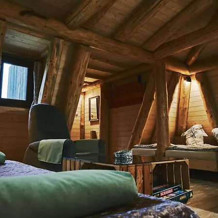 Domcek V Pieninach . Majere