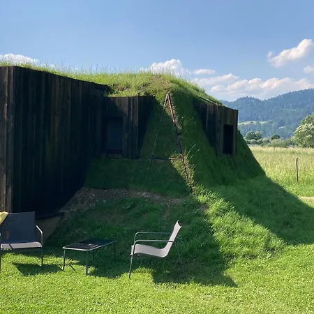 Domcek V Pieninach . * Majere